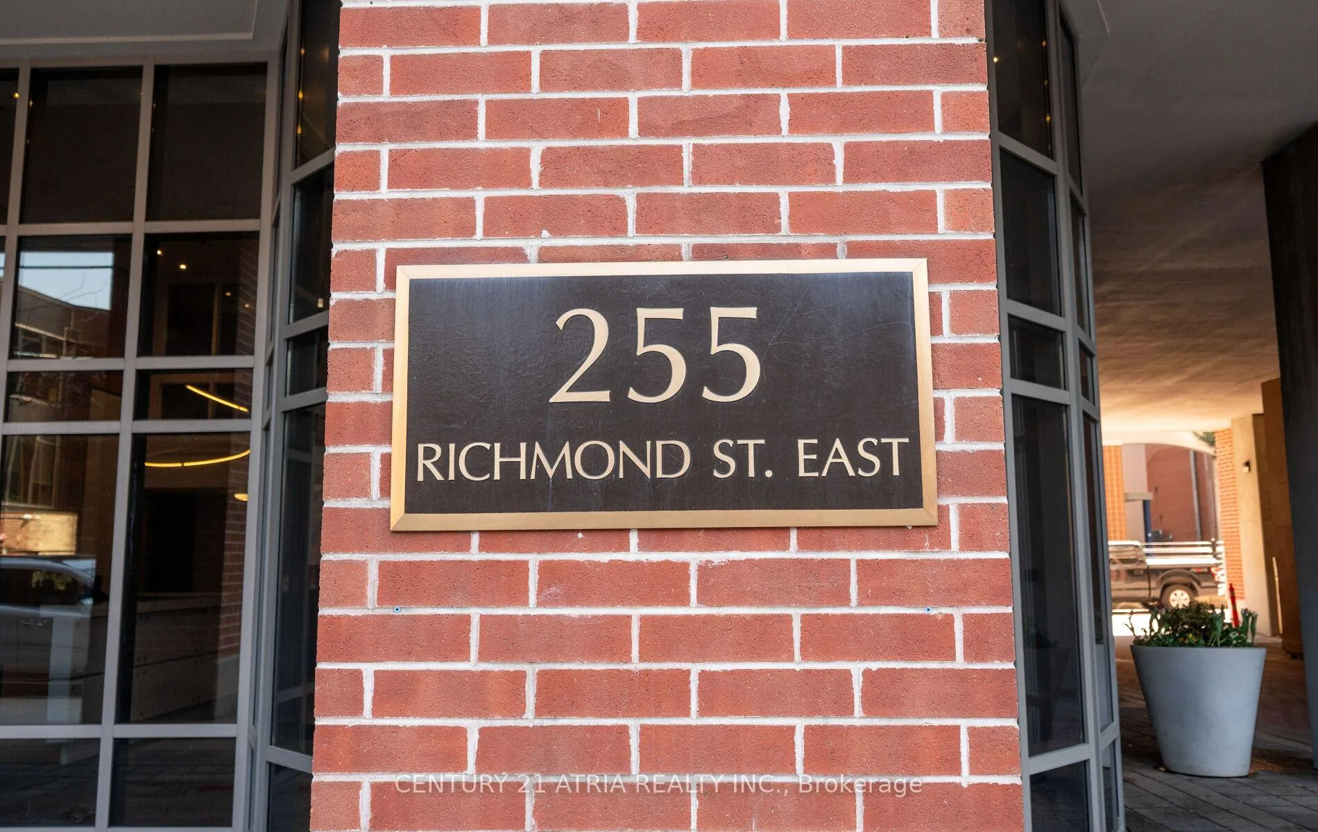 Photo 3 of Unit 1005, 255 Richmond Street E, Toronto, Moss Park — HOMEH