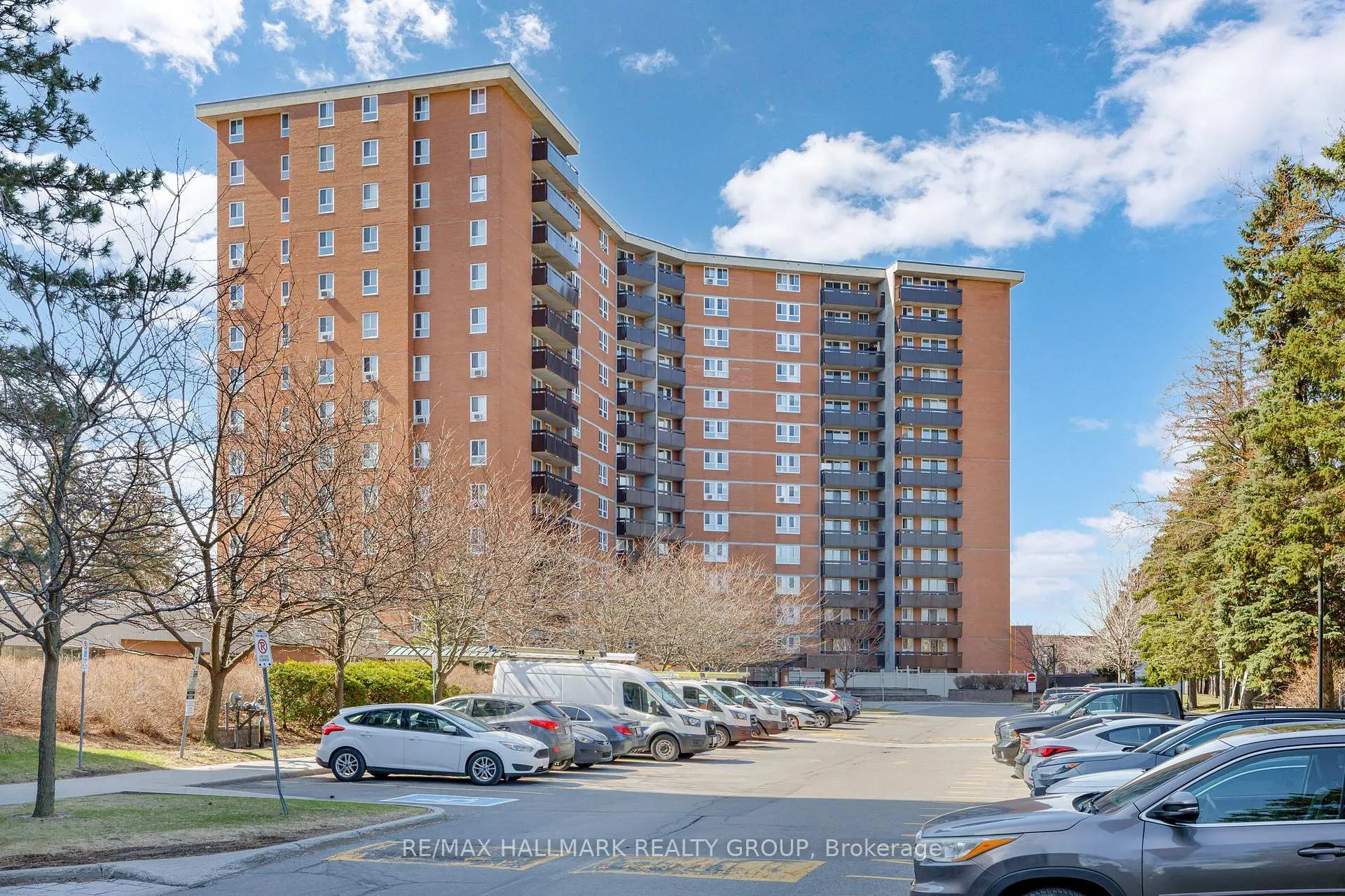 Photo 1 of Unit 209, 2000 Jasmine Crescent, Ottawa, Beacon Hill South — HOMEH