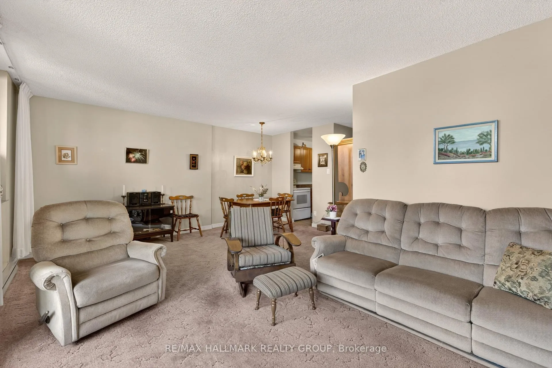 Photo 8 of Unit 209, 2000 Jasmine Crescent, Ottawa, Beacon Hill South — HOMEH