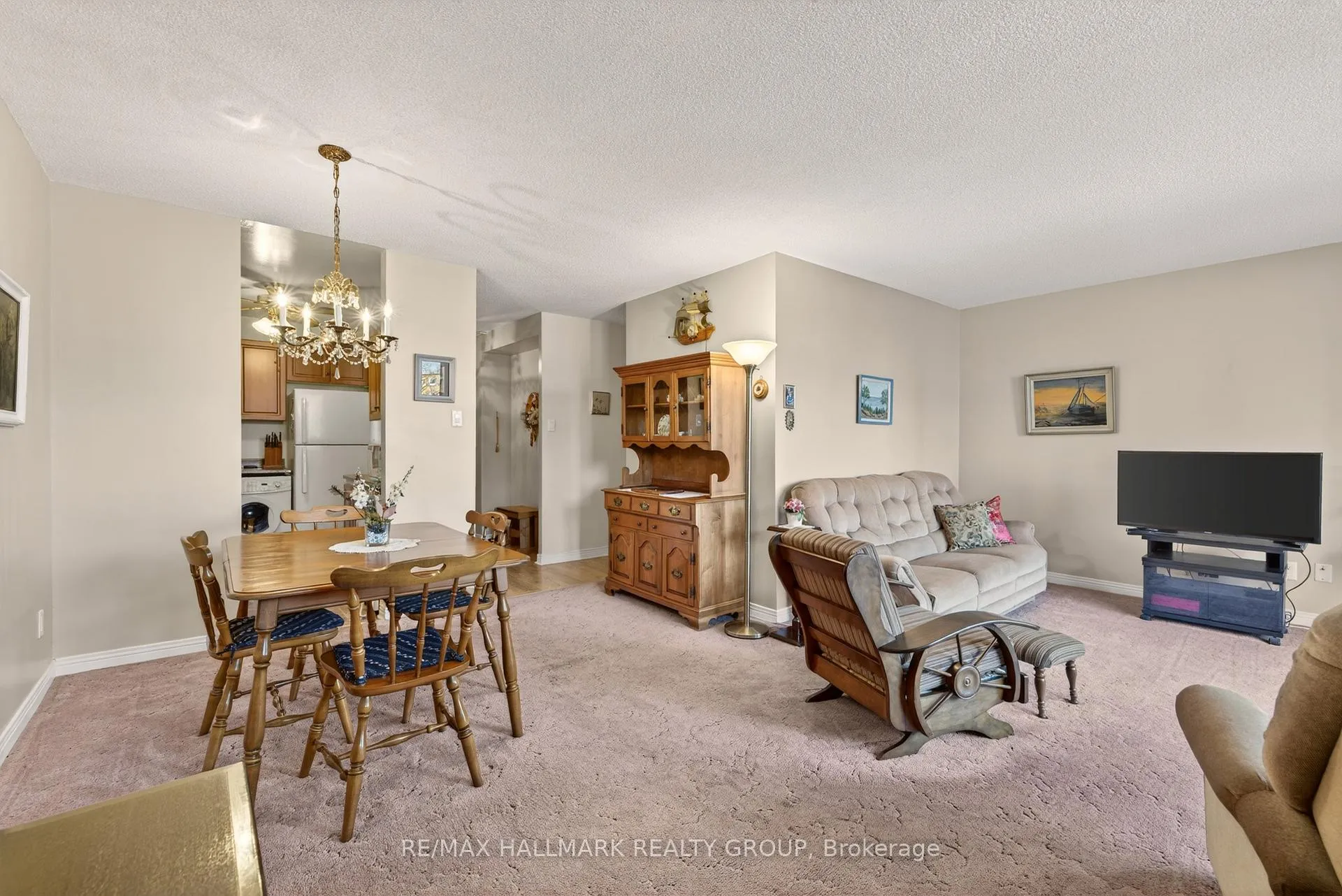 Photo 10 of Unit 209, 2000 Jasmine Crescent, Ottawa, Beacon Hill South — HOMEH