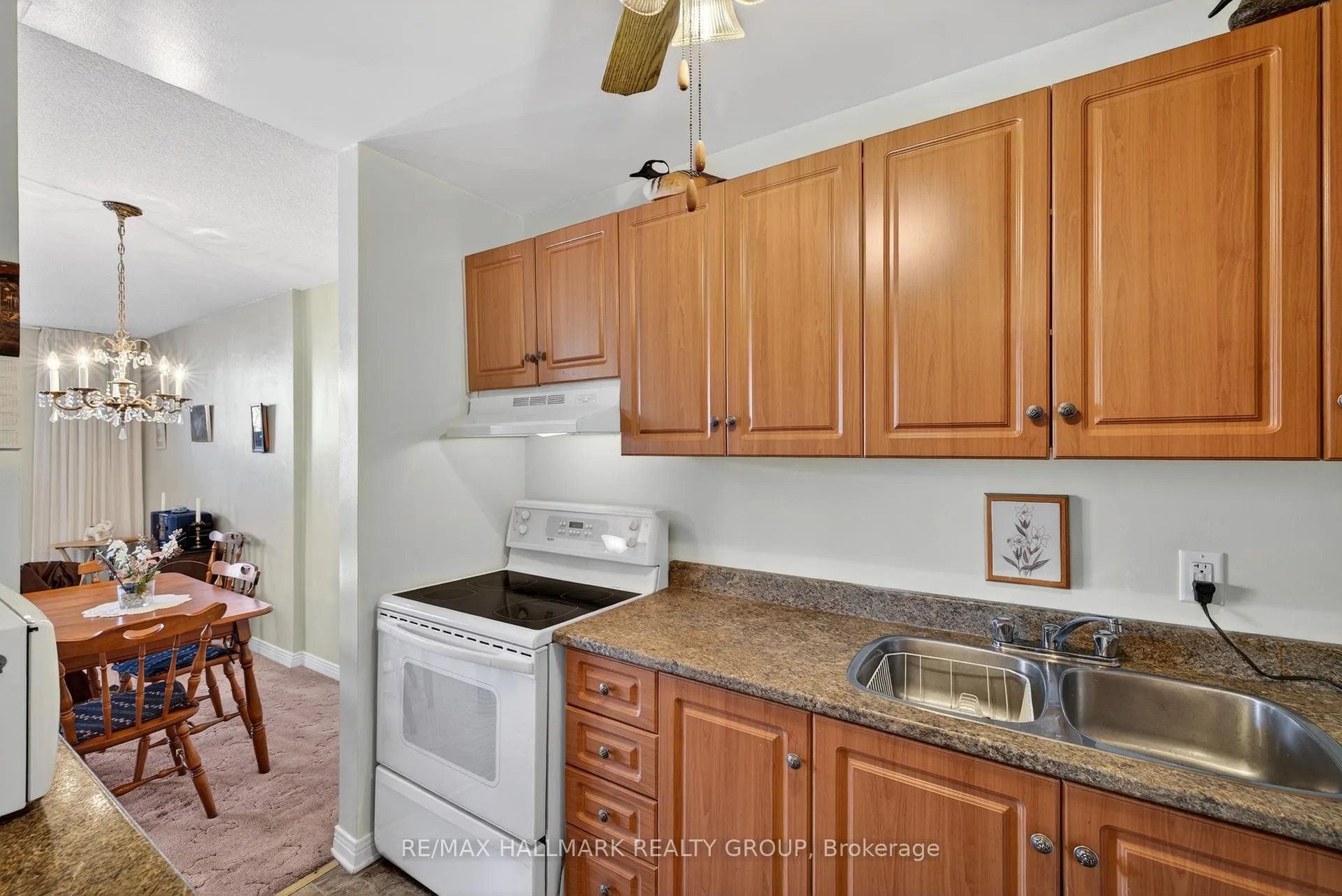 Photo 15 of Unit 209, 2000 Jasmine Crescent, Ottawa, Beacon Hill South — HOMEH