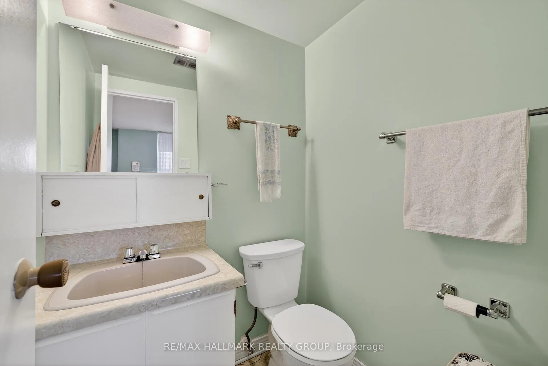 Photo 23 of Unit 209, 2000 Jasmine Crescent, Ottawa, Beacon Hill South — HOMEH
