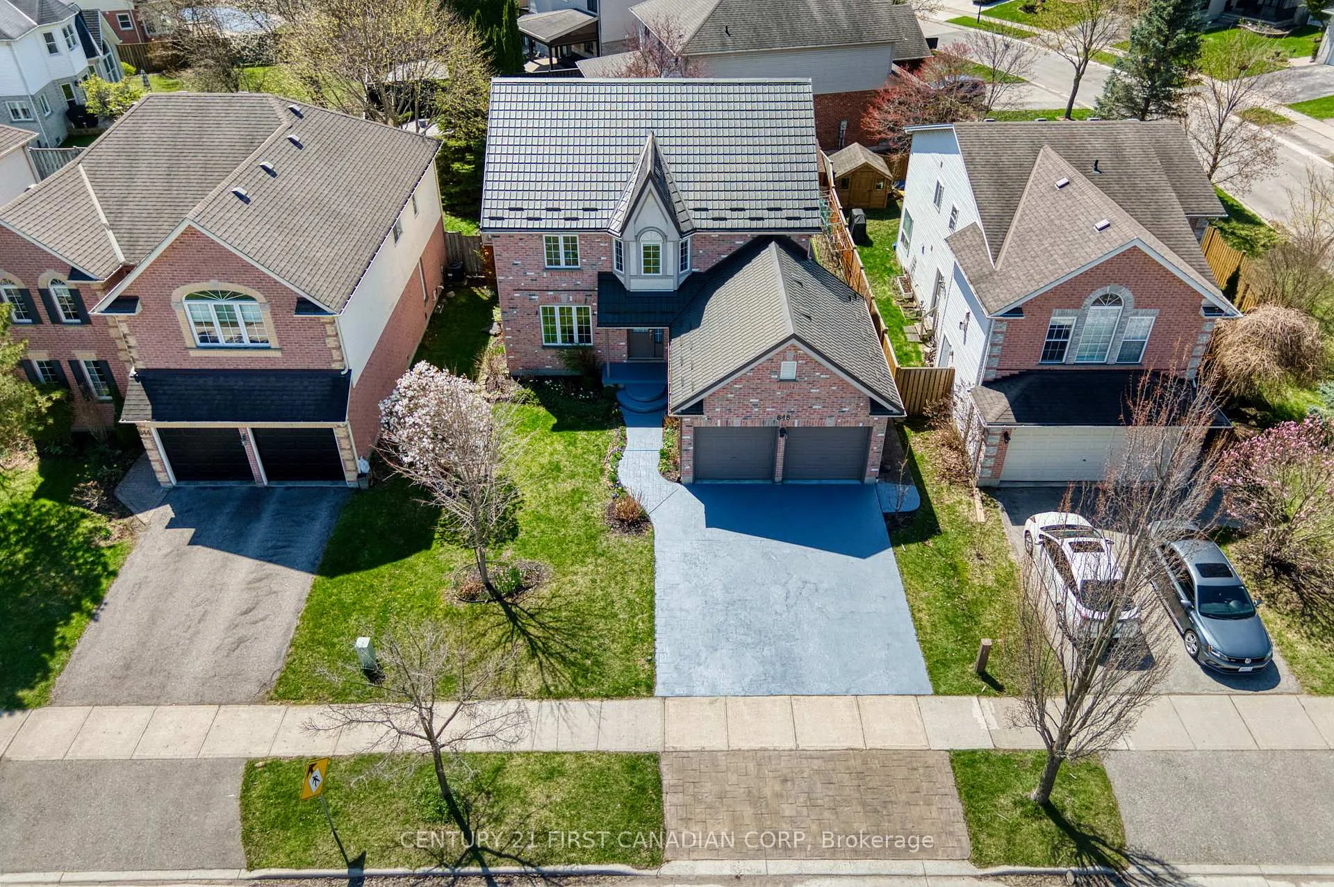 Photo 3 of 848 Guildwood Boulevard, London, North M — HOMEH