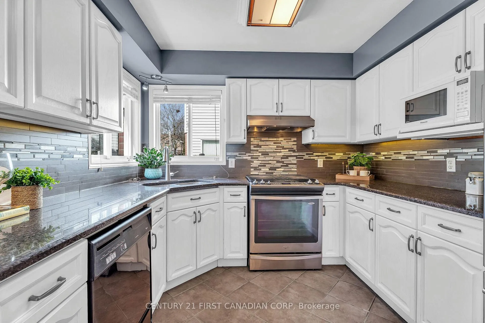 Photo 15 of 848 Guildwood Boulevard, London, North M — HOMEH