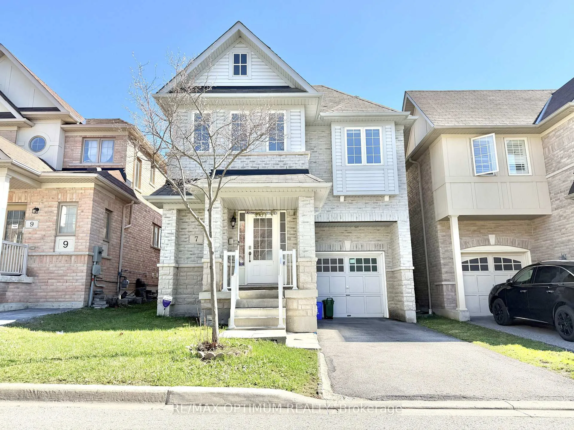 Photo 1 of 7 Barnham Street, Ajax, Central East — HOMEH