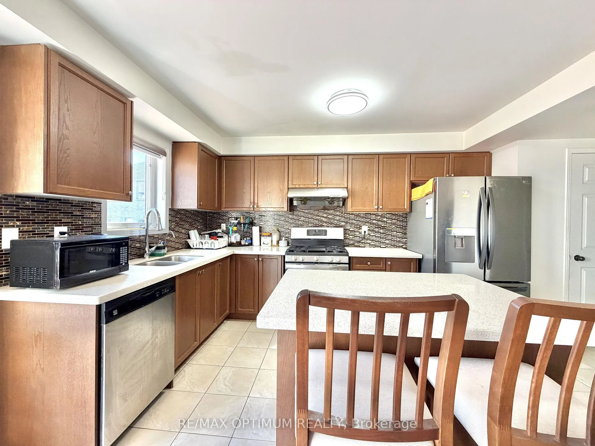 Photo 9 of 7 Barnham Street, Ajax, Central East — HOMEH