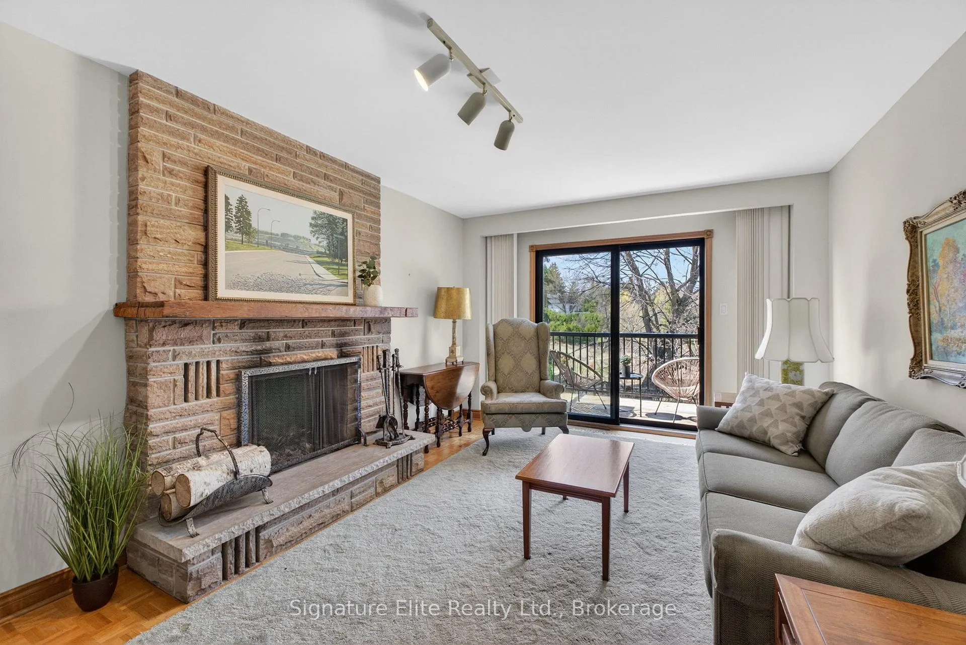Photo 17 of 108 Golf Links Drive, Aurora, Aurora Highlands — HOMEH