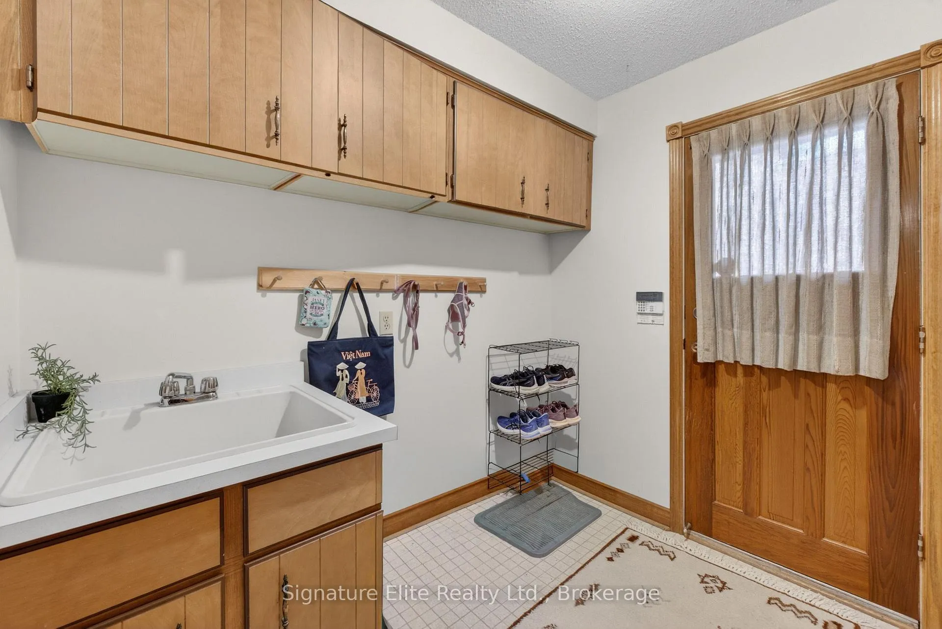 Photo 22 of 108 Golf Links Drive, Aurora, Aurora Highlands — HOMEH