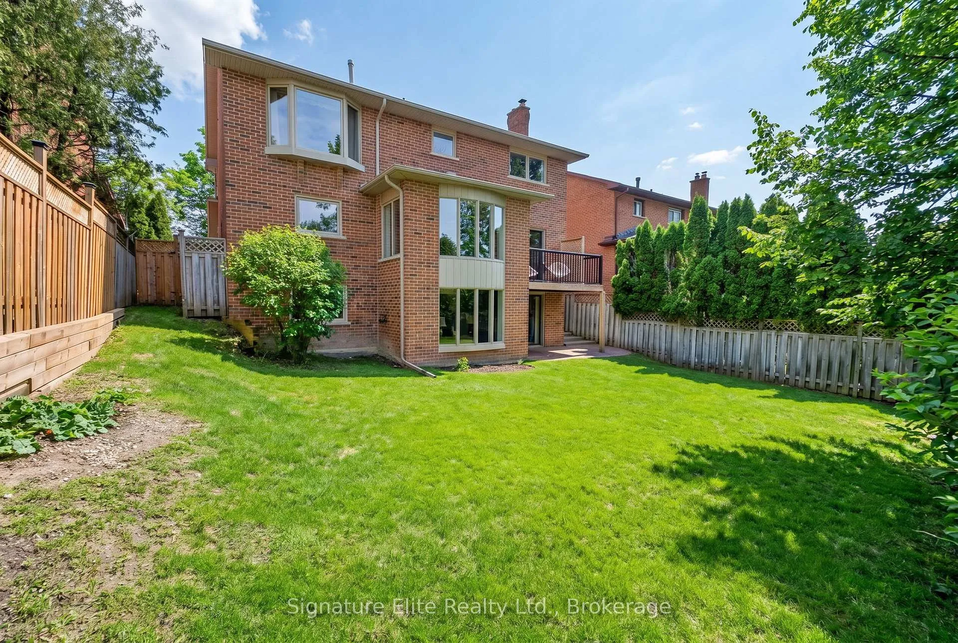 Photo 44 of 108 Golf Links Drive, Aurora, Aurora Highlands — HOMEH
