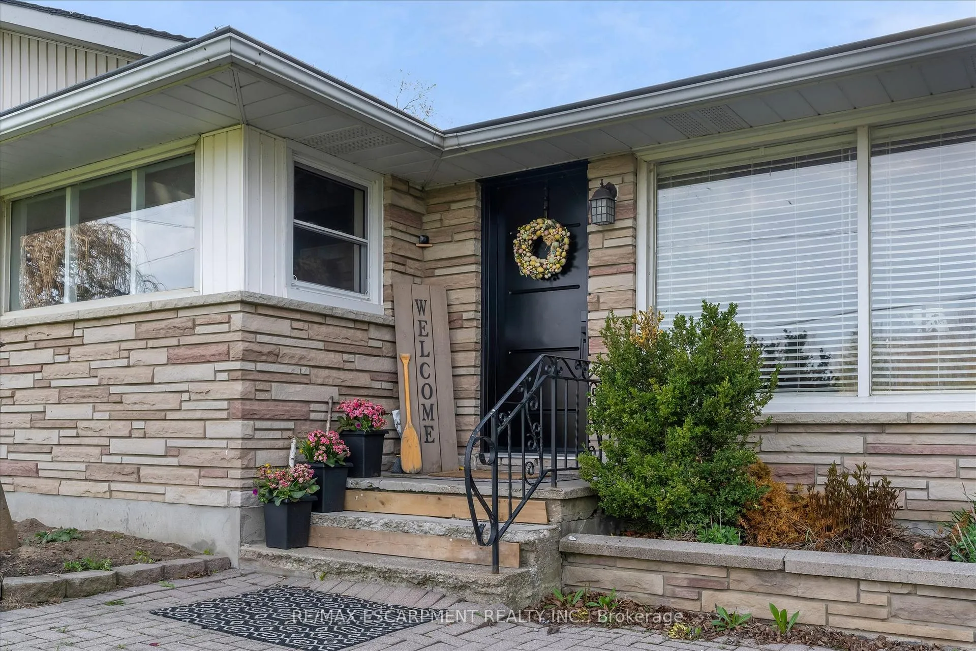 Photo 3 of 1267 Third St Louth, St. Catharines, Rural Port — HOMEH