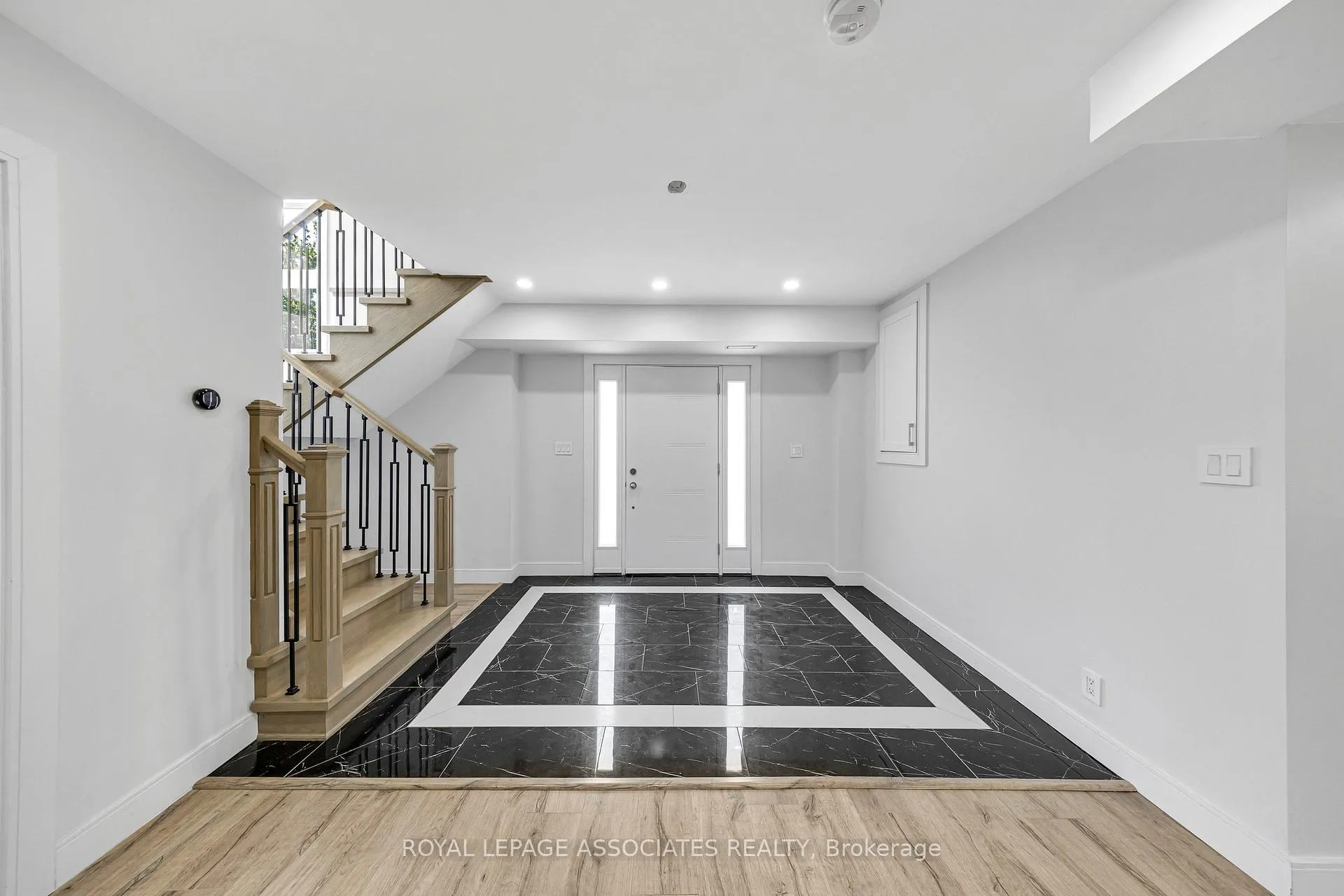 Photo 5 of 57 Poplar Crescent, Ramara, Rural Ramara — HOMEH