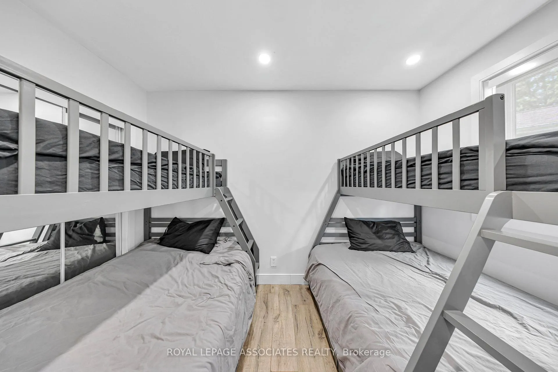 Photo 15 of 57 Poplar Crescent, Ramara, Rural Ramara — HOMEH