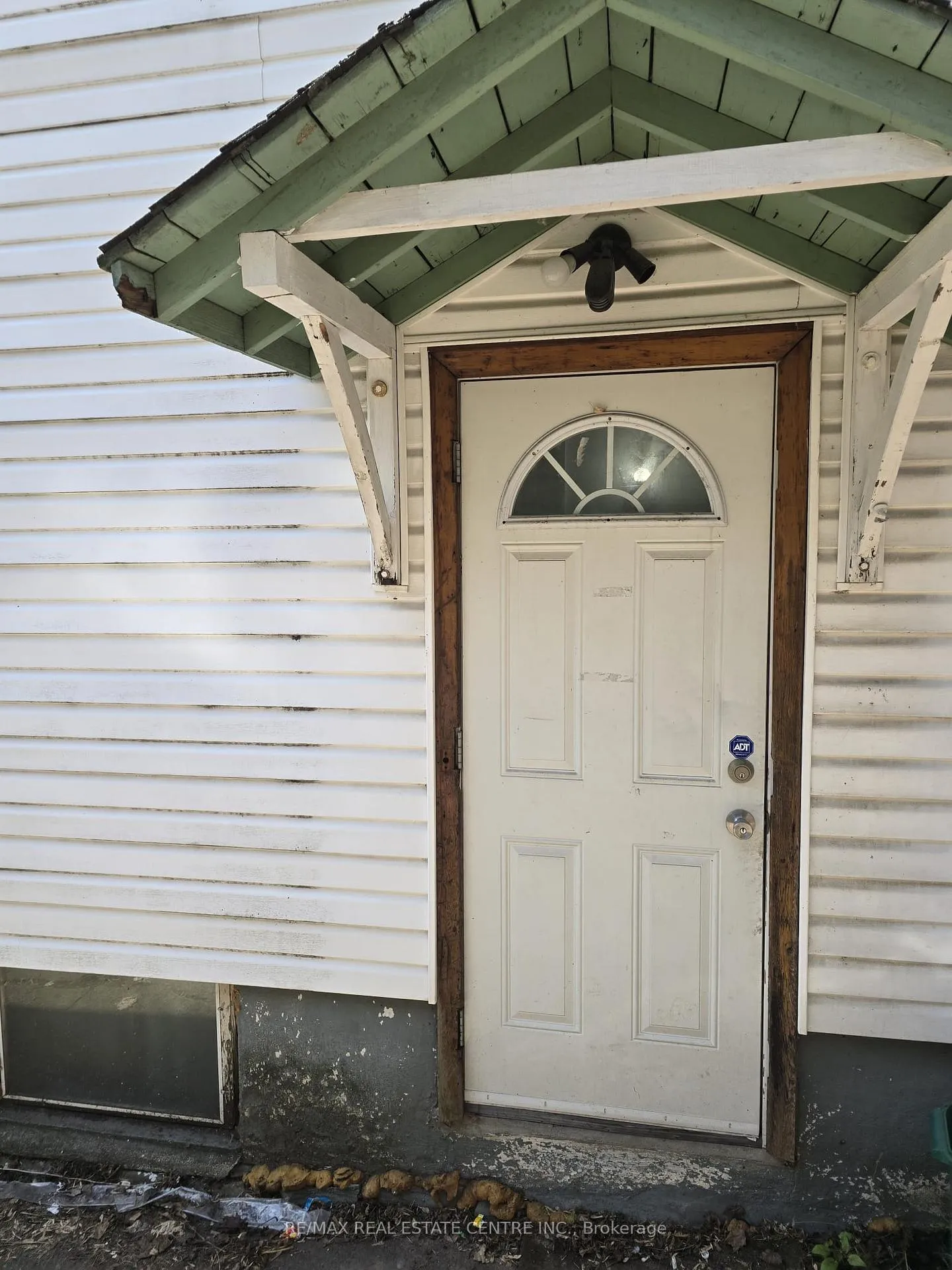Photo 5 of 131 Stewart Street, Oakville, Central — HOMEH