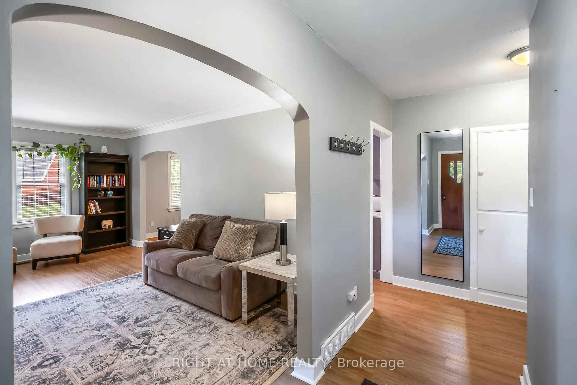 Photo 8 of 5201 Valley Way, Niagara Falls, Cherrywood — HOMEH