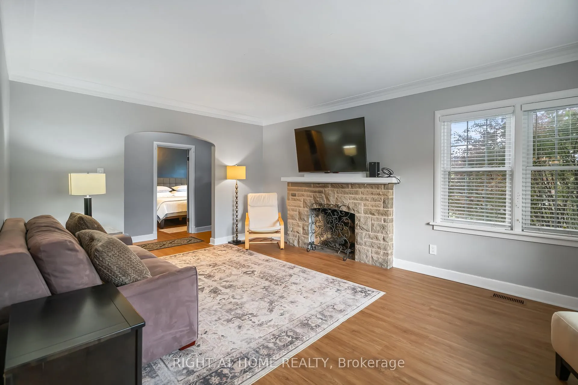 Photo 15 of 5201 Valley Way, Niagara Falls, Cherrywood — HOMEH