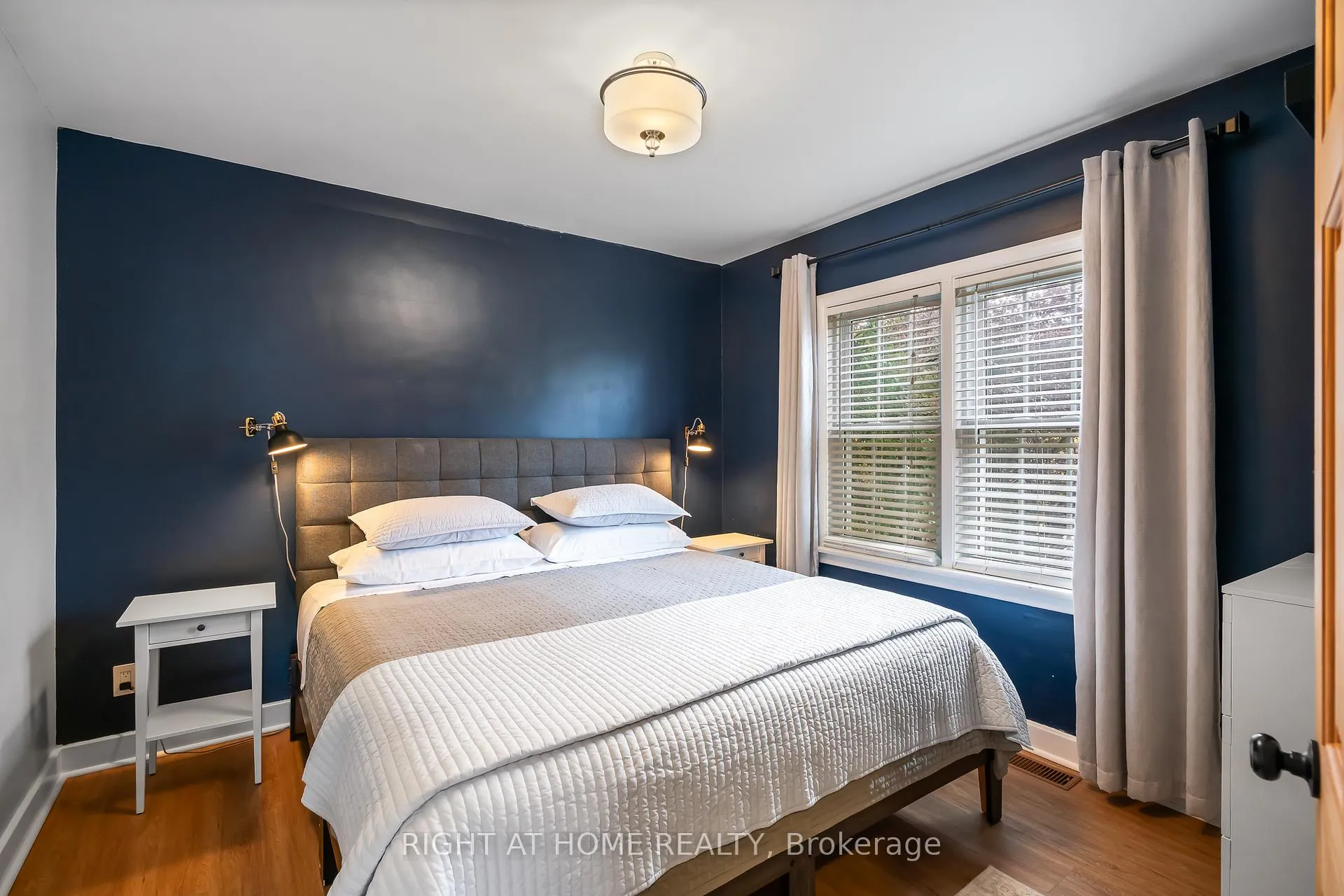 Photo 16 of 5201 Valley Way, Niagara Falls, Cherrywood — HOMEH
