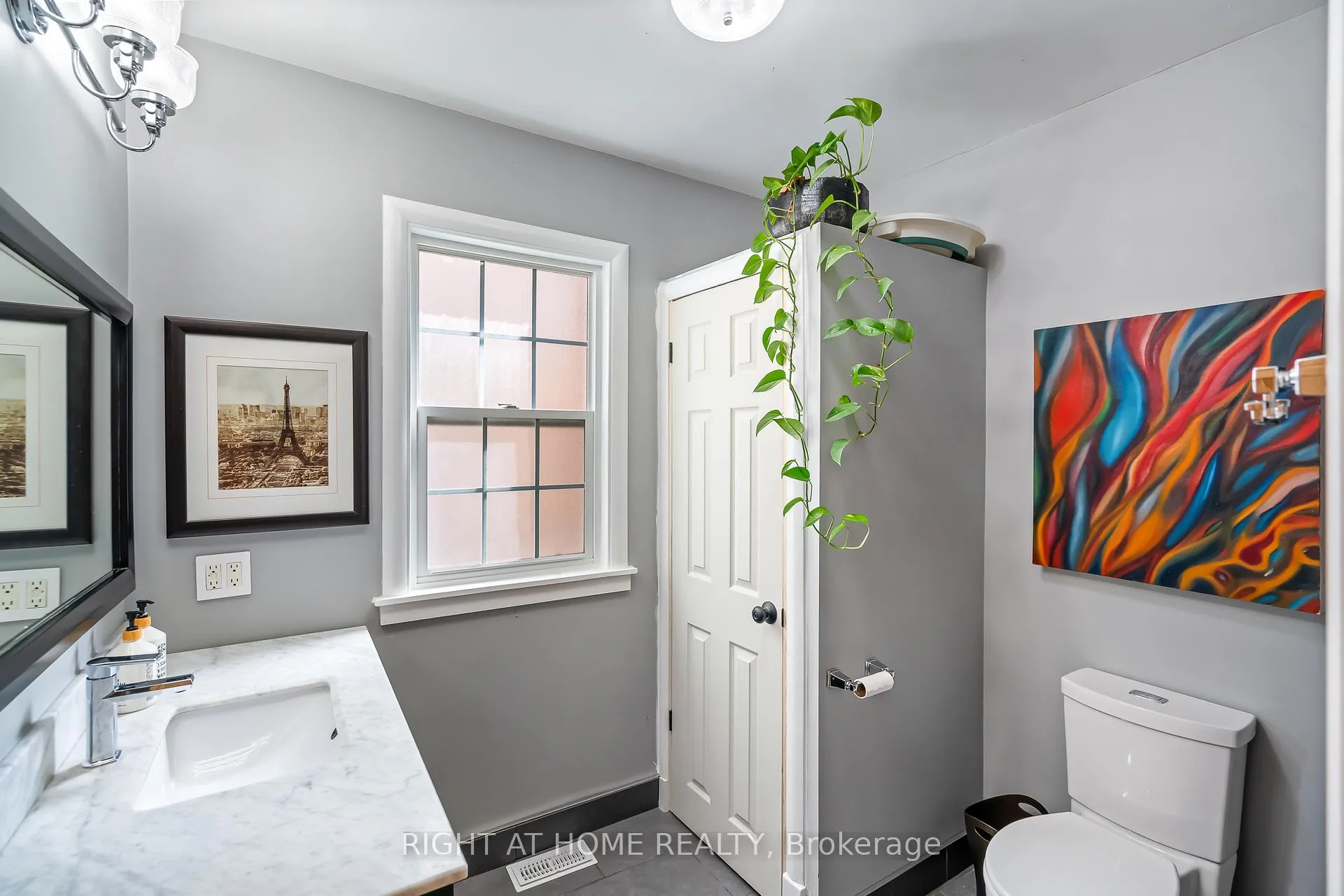 Photo 18 of 5201 Valley Way, Niagara Falls, Cherrywood — HOMEH