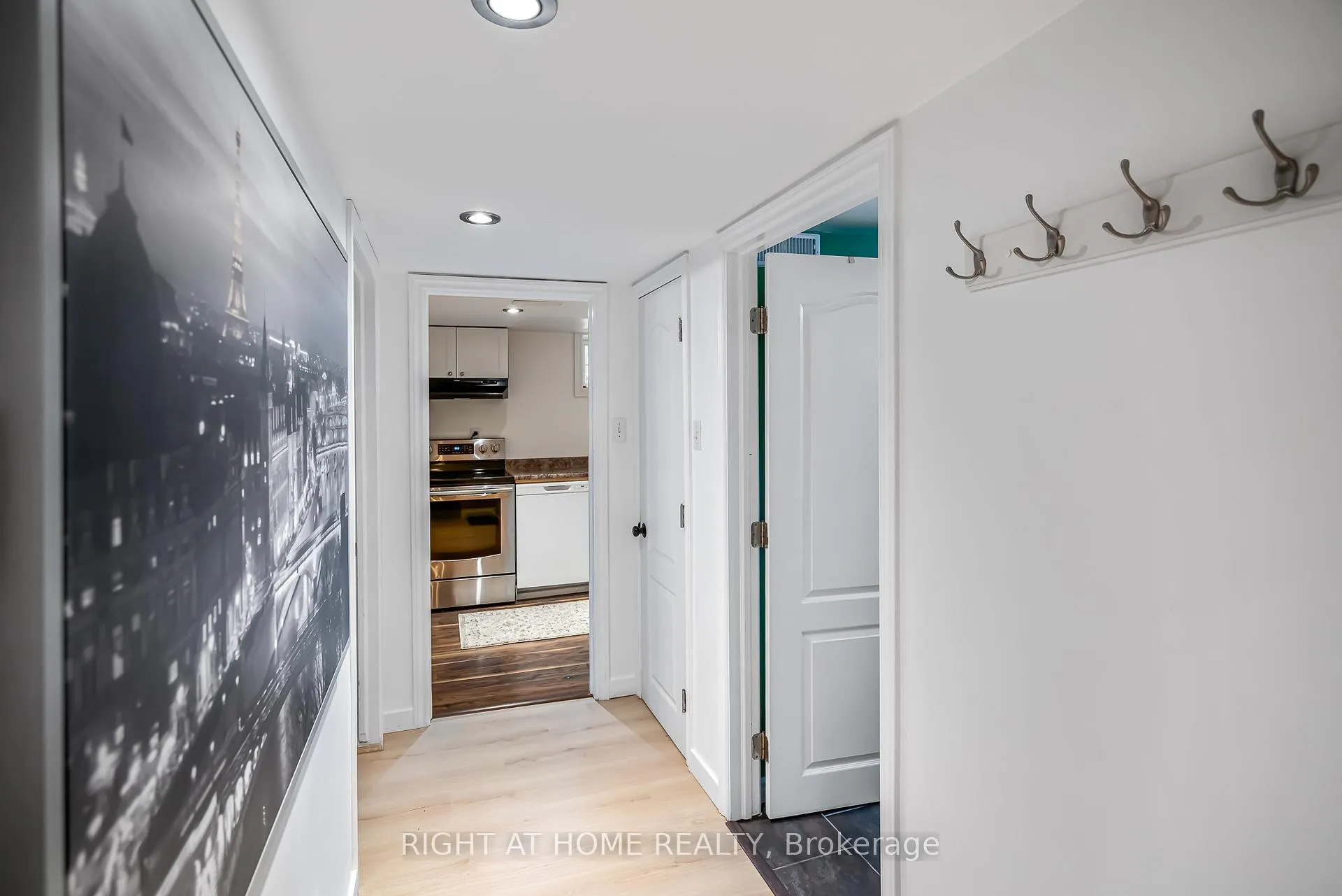 Photo 23 of 5201 Valley Way, Niagara Falls, Cherrywood — HOMEH
