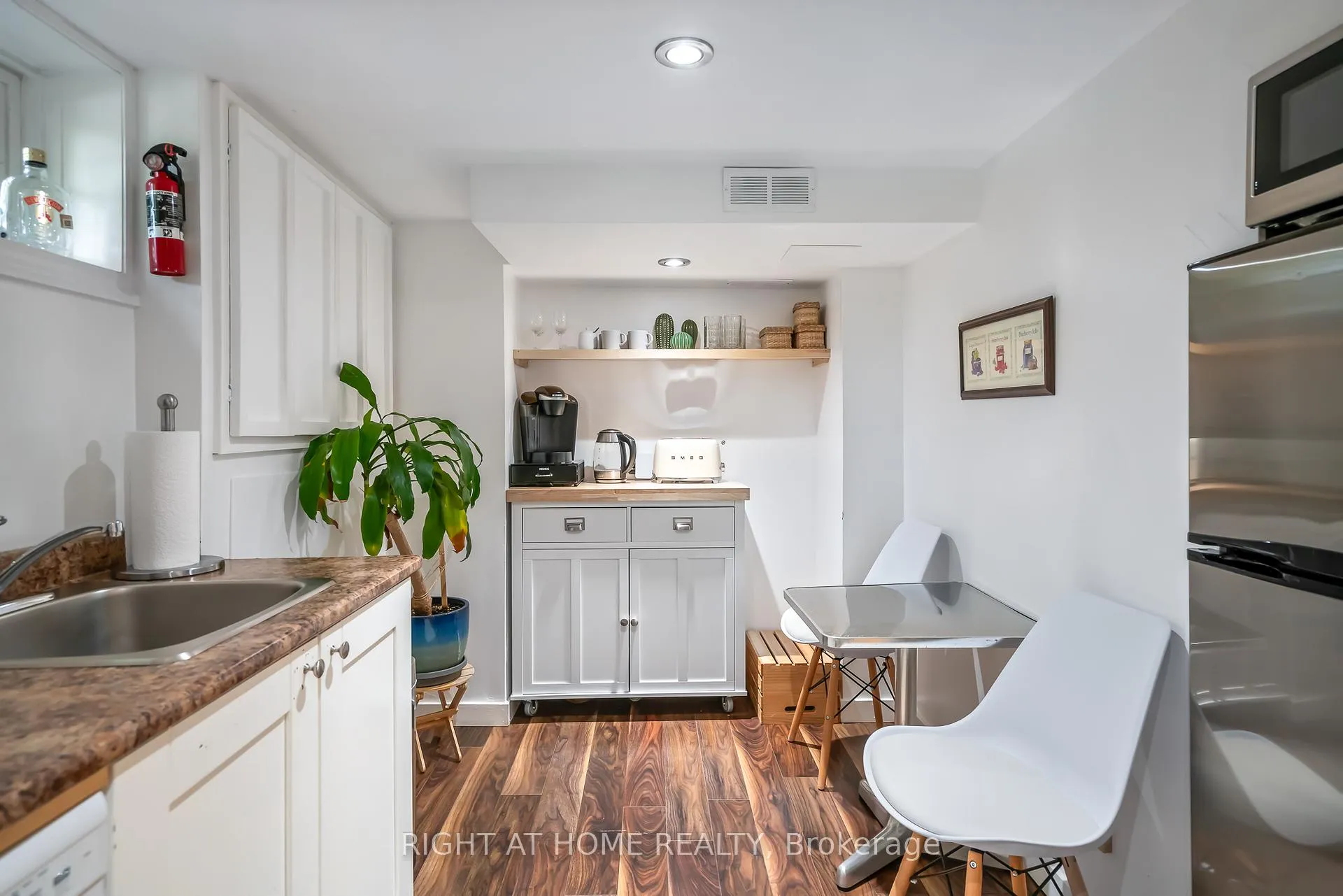Photo 25 of 5201 Valley Way, Niagara Falls, Cherrywood — HOMEH