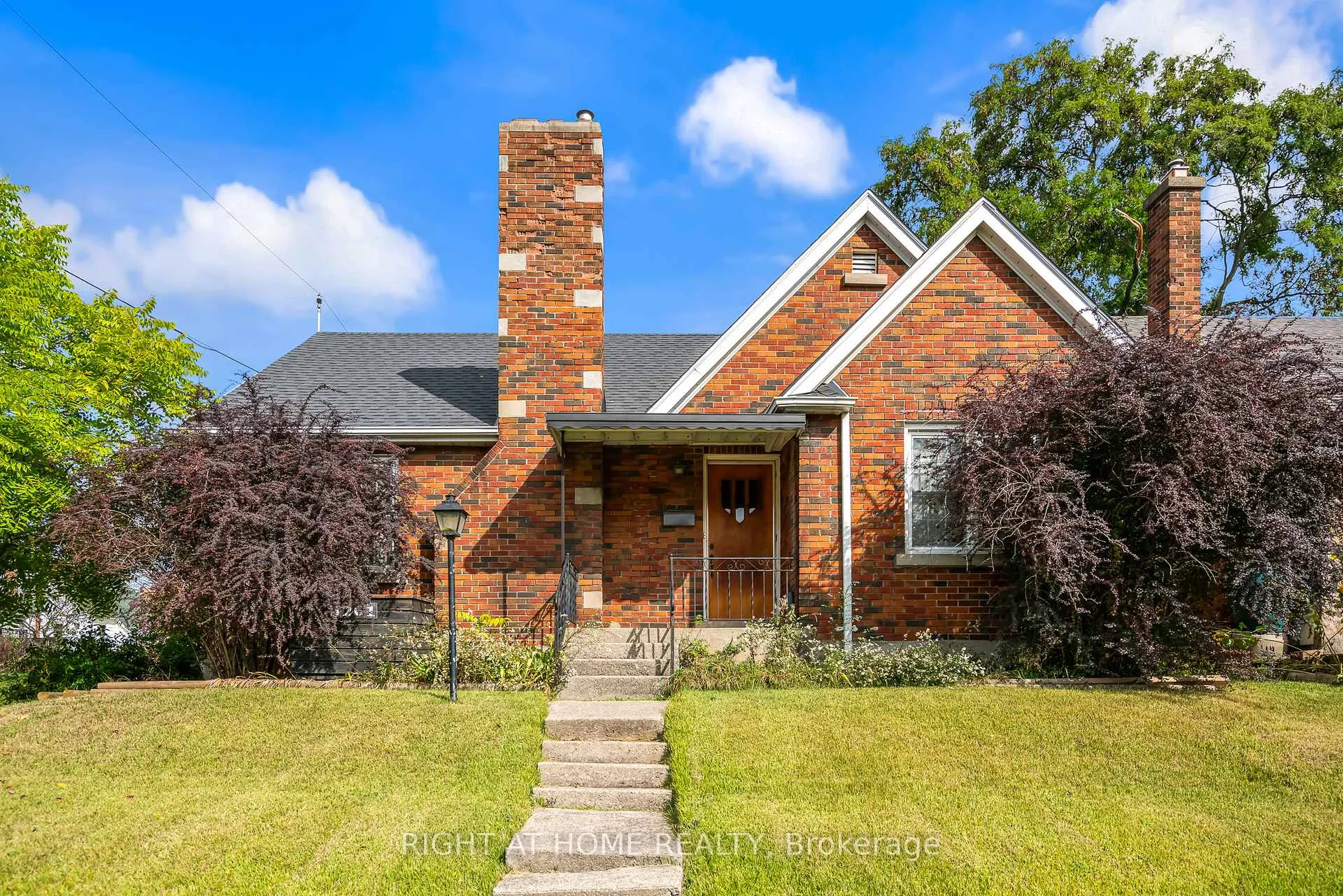 Photo 30 of 5201 Valley Way, Niagara Falls, Cherrywood — HOMEH