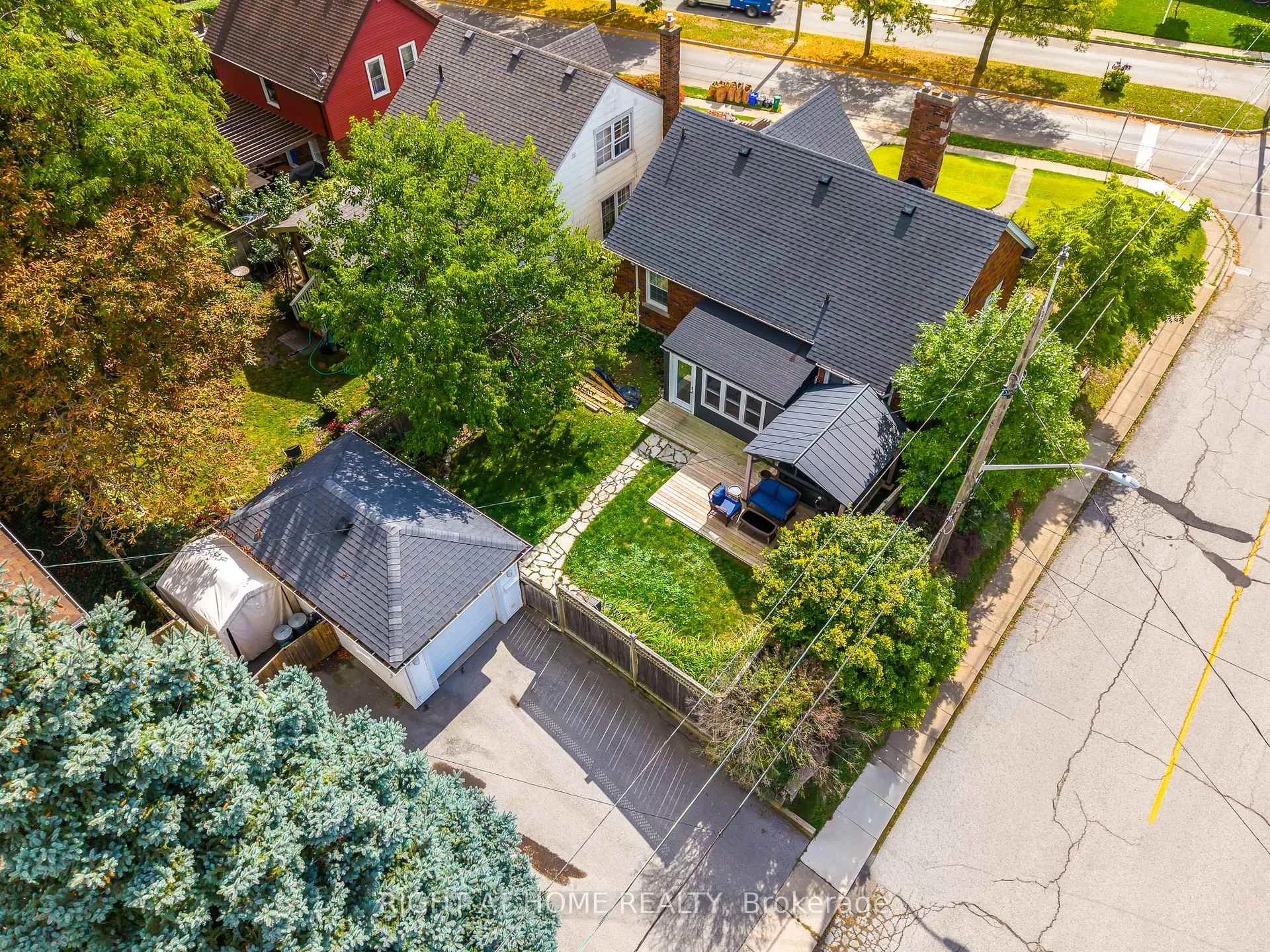 Photo 35 of 5201 Valley Way, Niagara Falls, Cherrywood — HOMEH