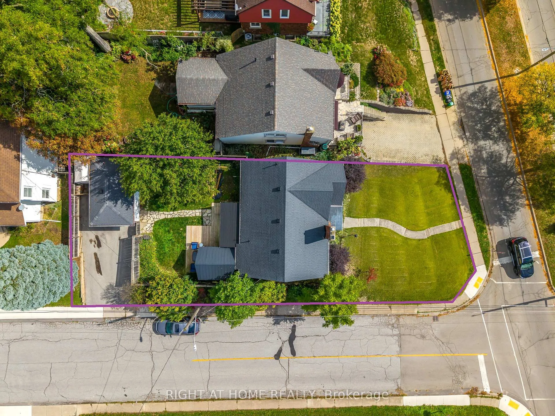 Photo 37 of 5201 Valley Way, Niagara Falls, Cherrywood — HOMEH