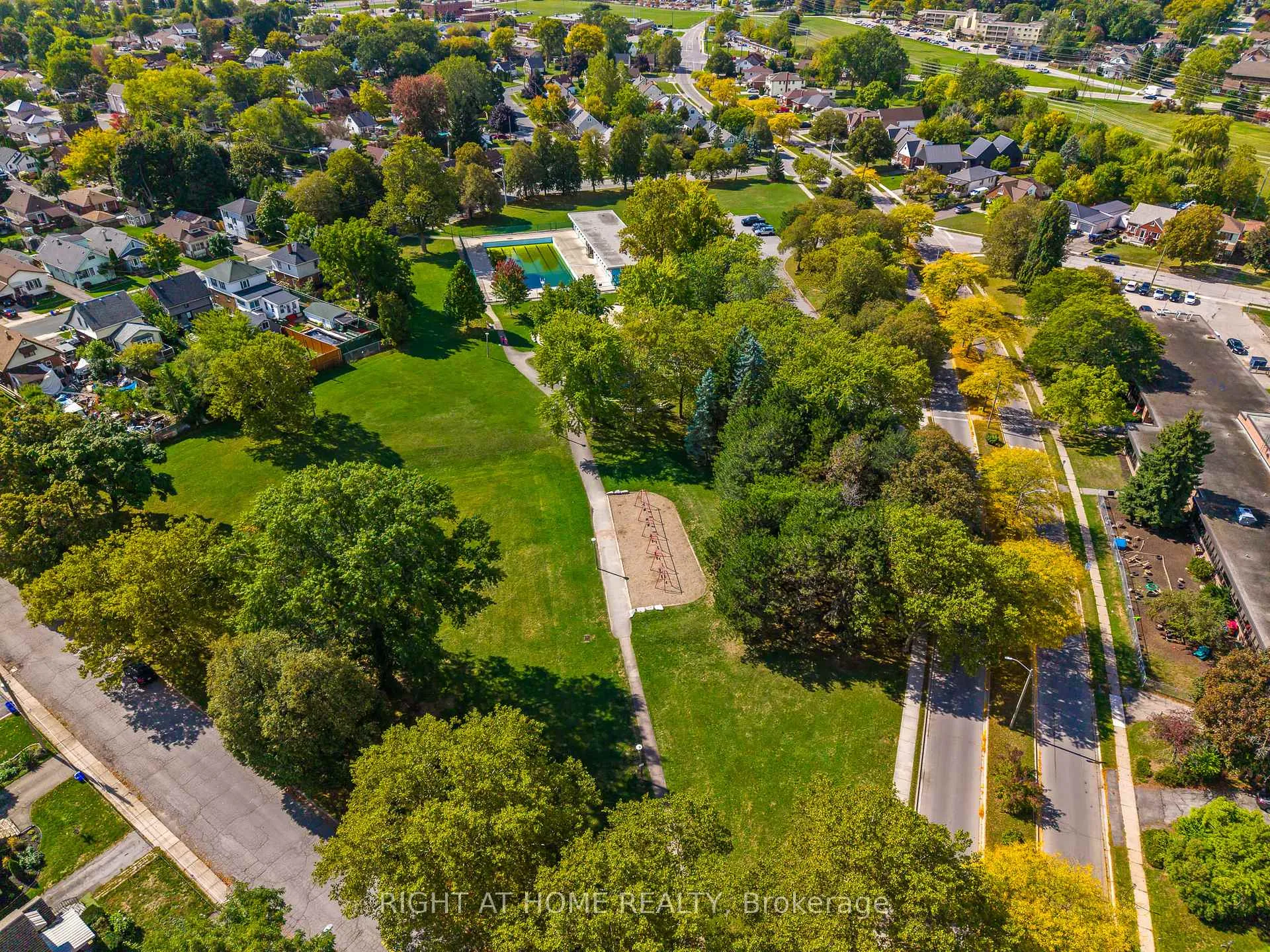 Photo 39 of 5201 Valley Way, Niagara Falls, Cherrywood — HOMEH