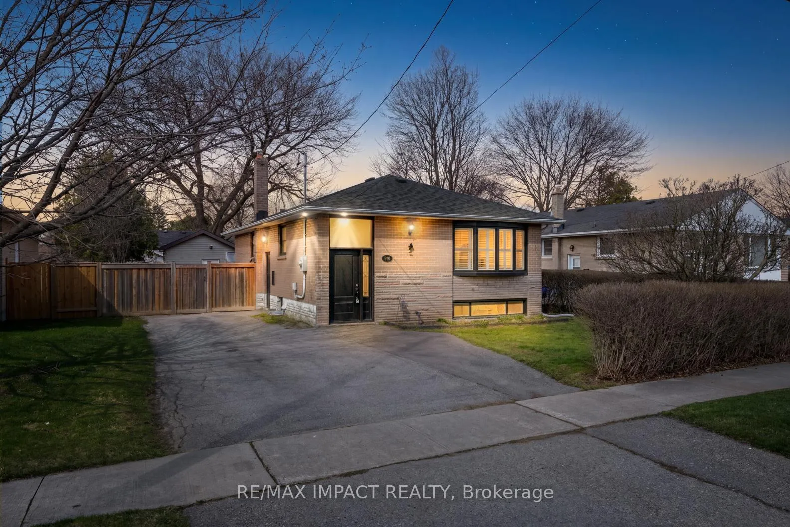 Photo 1 of 918 McCullough Drive, Whitby, Downtown Whitby — HOMEH