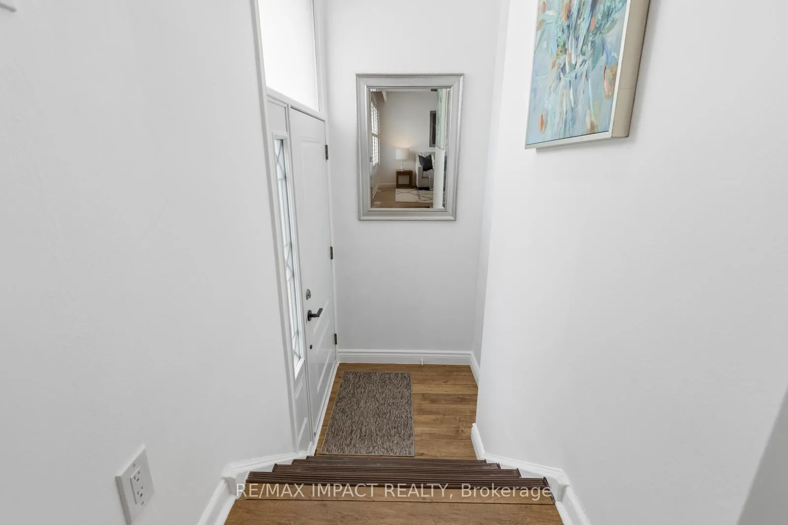 Photo 2 of 918 McCullough Drive, Whitby, Downtown Whitby — HOMEH