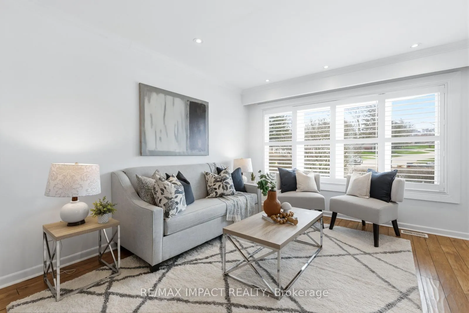 Photo 6 of 918 McCullough Drive, Whitby, Downtown Whitby — HOMEH
