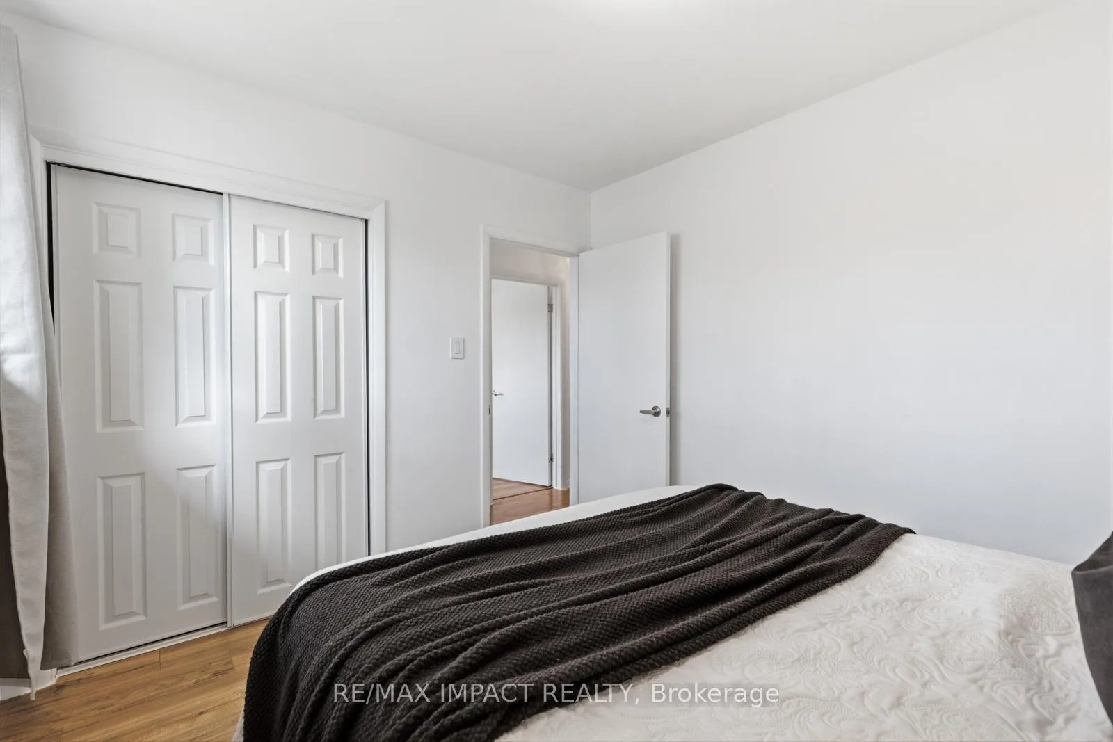 Photo 15 of 918 McCullough Drive, Whitby, Downtown Whitby — HOMEH