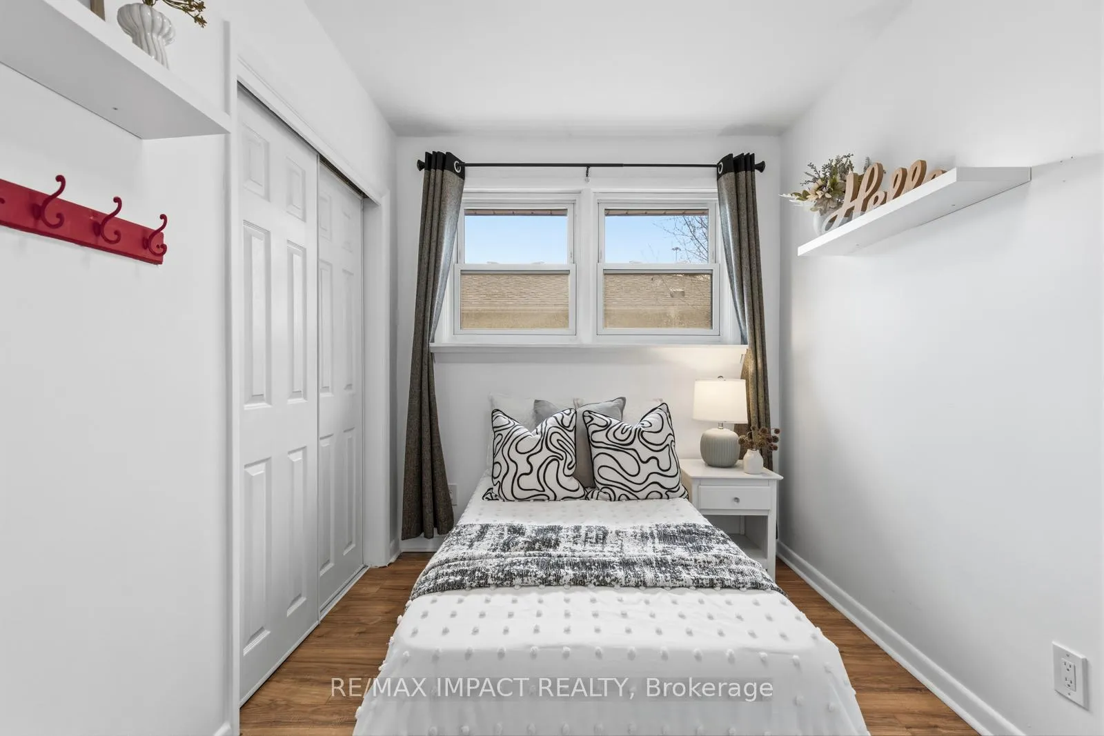 Photo 18 of 918 McCullough Drive, Whitby, Downtown Whitby — HOMEH