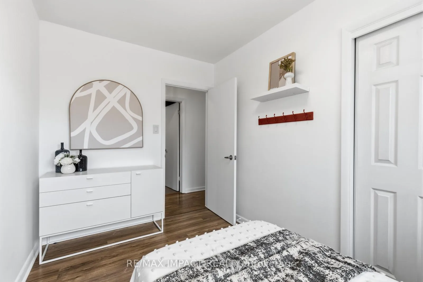 Photo 19 of 918 McCullough Drive, Whitby, Downtown Whitby — HOMEH