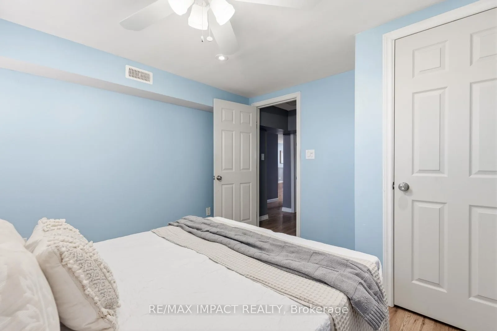 Photo 29 of 918 McCullough Drive, Whitby, Downtown Whitby — HOMEH