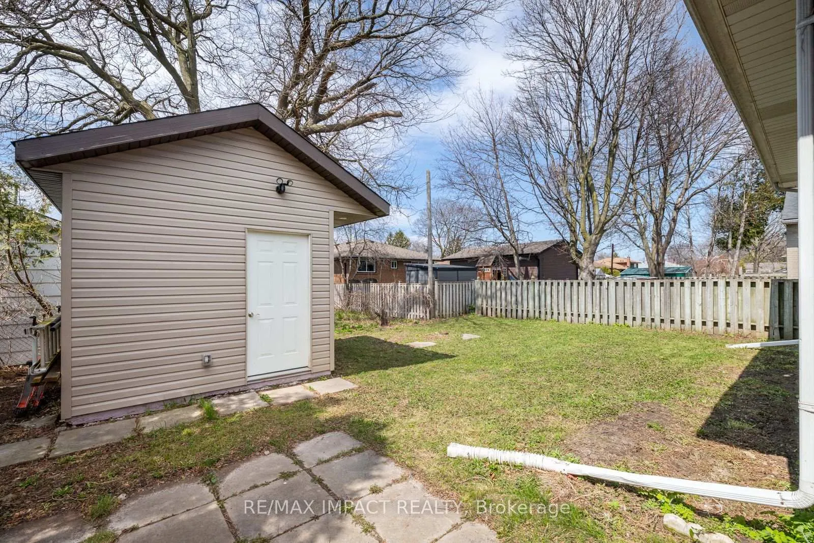 Photo 34 of 918 McCullough Drive, Whitby, Downtown Whitby — HOMEH