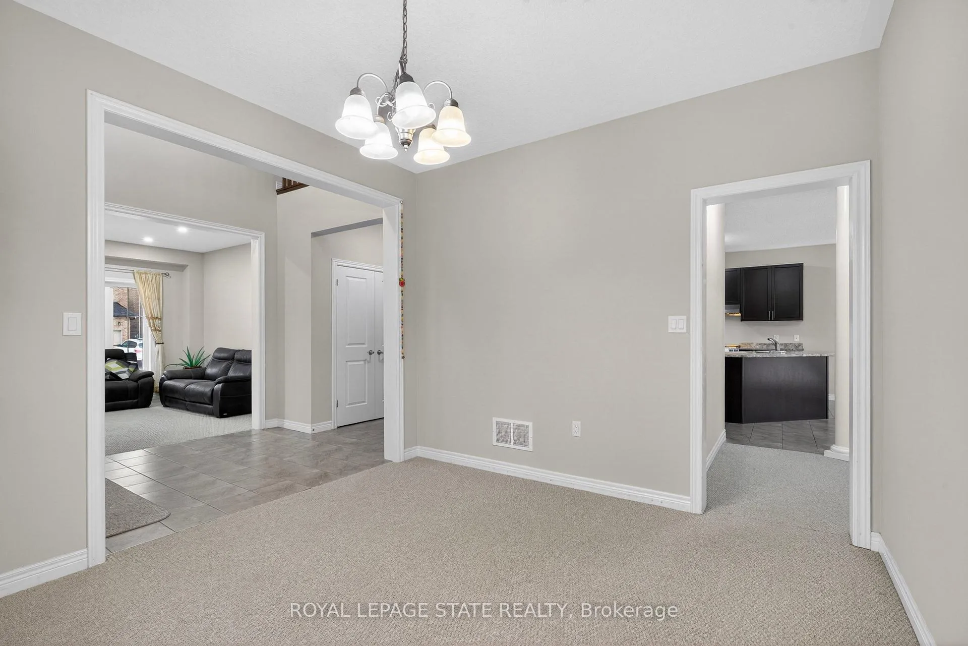 Photo 6 of 79 Dolomiti Court, Hamilton, Stoney Creek — HOMEH