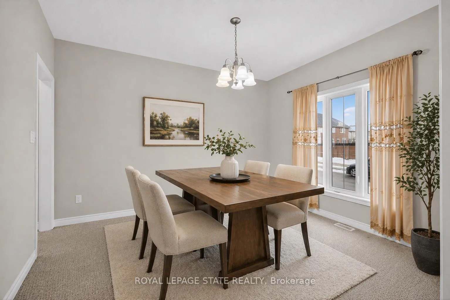 Photo 7 of 79 Dolomiti Court, Hamilton, Stoney Creek — HOMEH