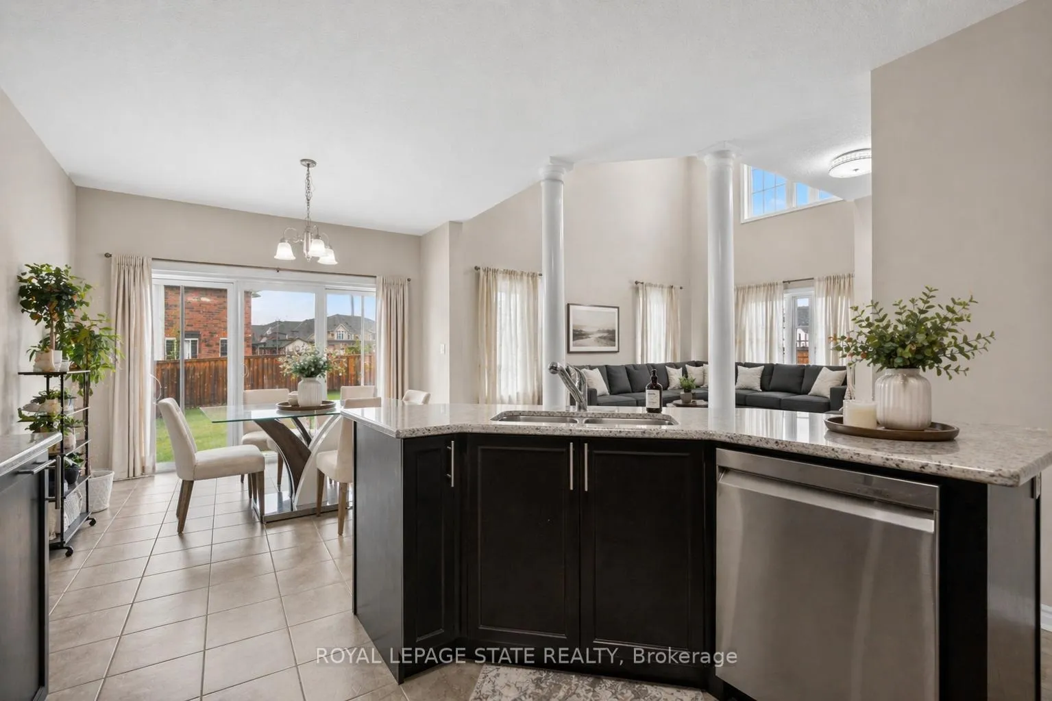 Photo 12 of 79 Dolomiti Court, Hamilton, Stoney Creek — HOMEH