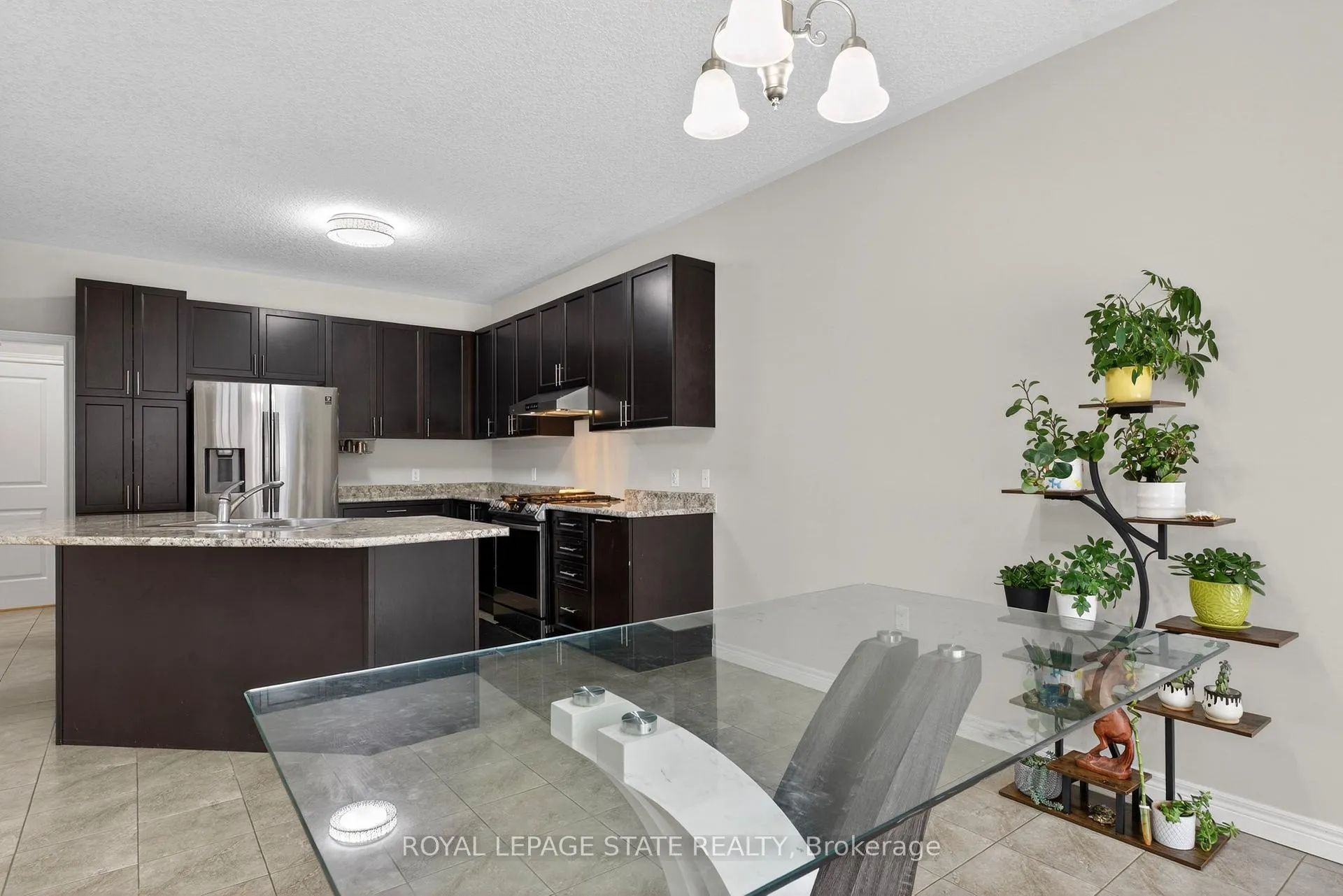 Photo 19 of 79 Dolomiti Court, Hamilton, Stoney Creek — HOMEH