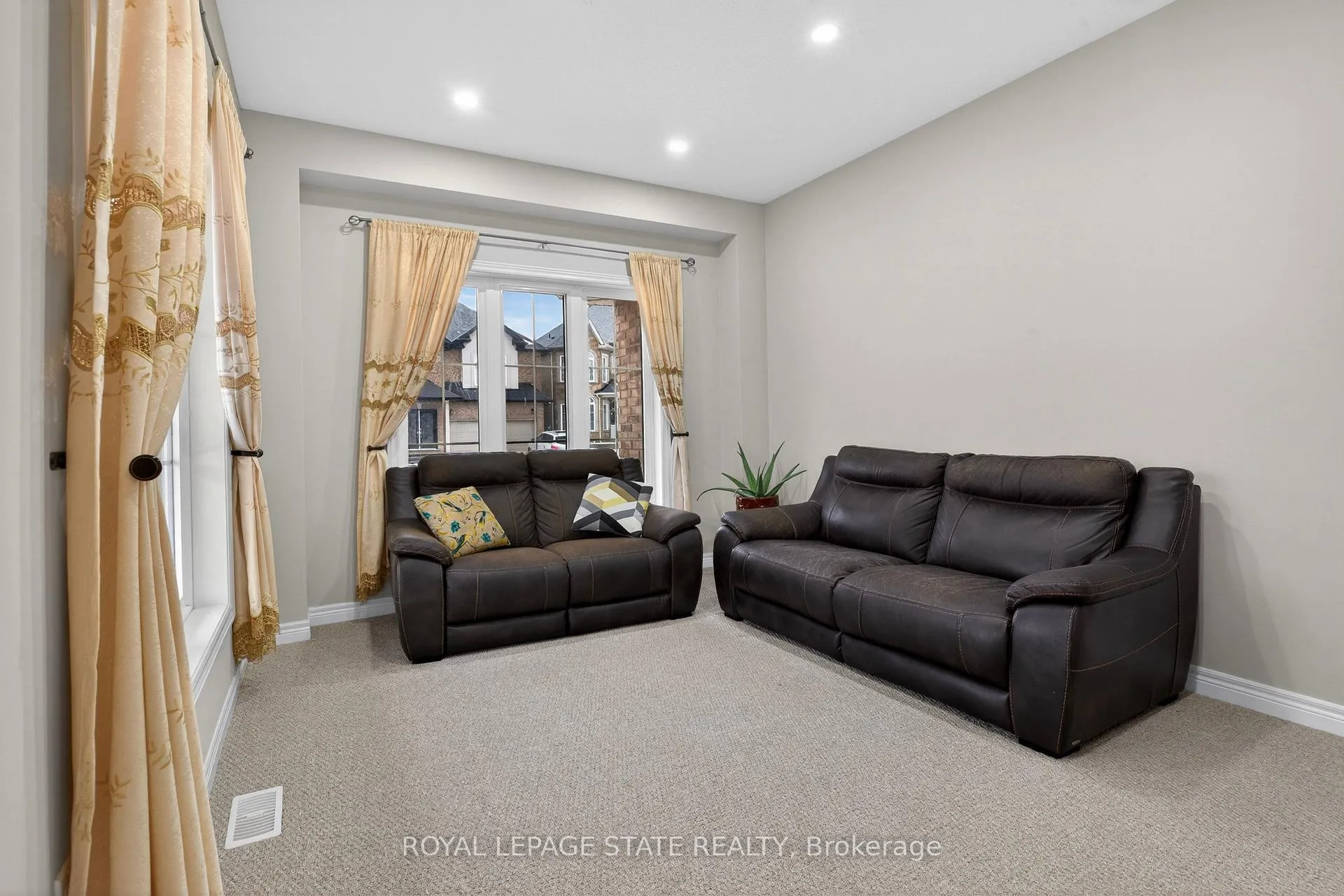 Photo 26 of 79 Dolomiti Court, Hamilton, Stoney Creek — HOMEH