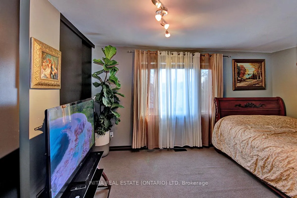 Photo 15 of 754 Riverside Drive, London, North Q — HOMEH
