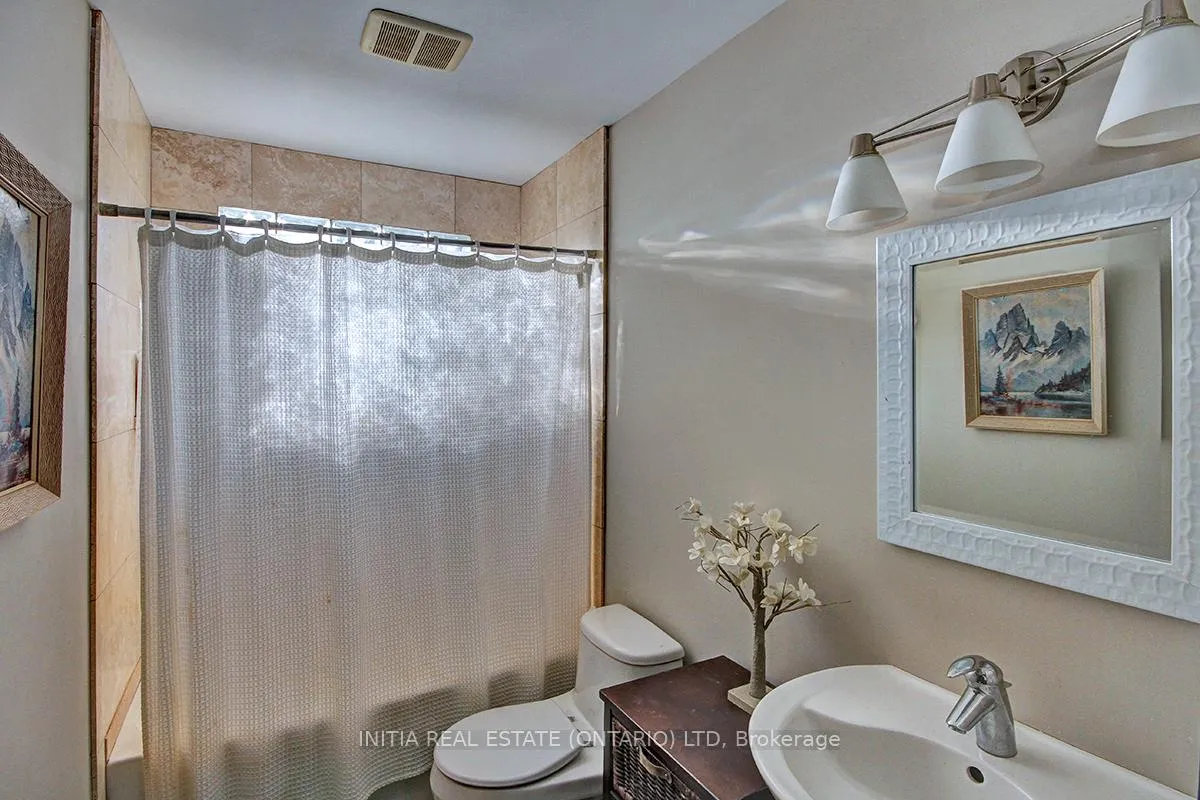 Photo 18 of 754 Riverside Drive, London, North Q — HOMEH