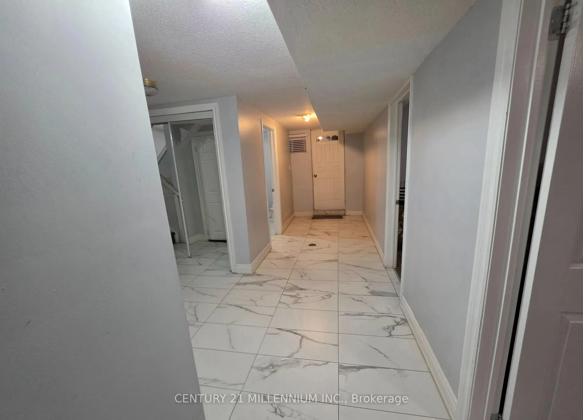 Photo 10 of 23 Malcolm Crescent, Brampton, Central Park — HOMEH