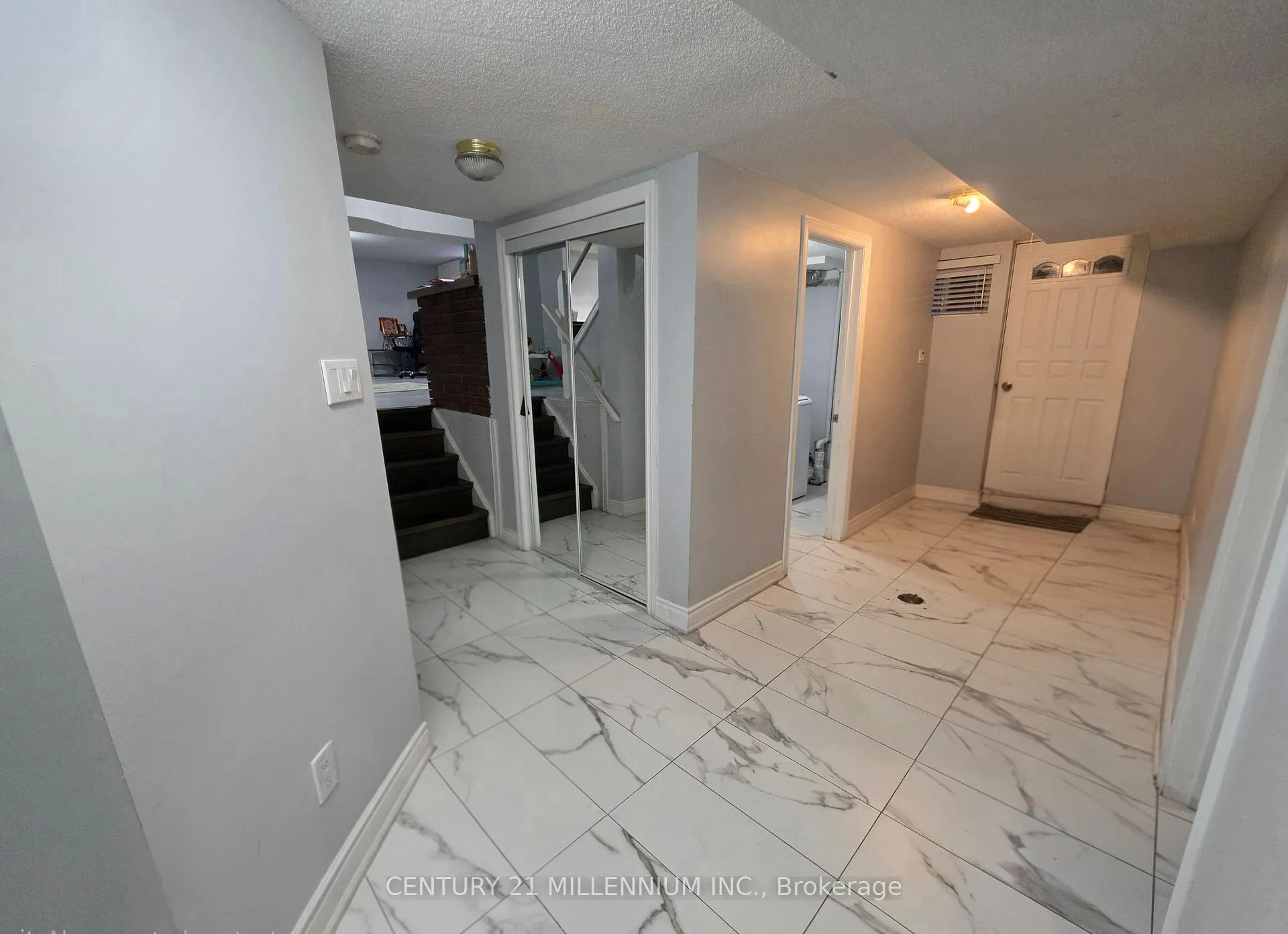 Photo 11 of 23 Malcolm Crescent, Brampton, Central Park — HOMEH