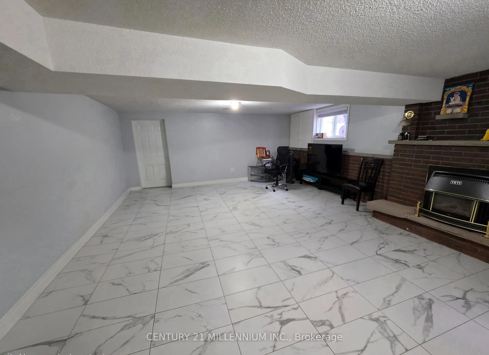 Photo 14 of 23 Malcolm Crescent, Brampton, Central Park — HOMEH