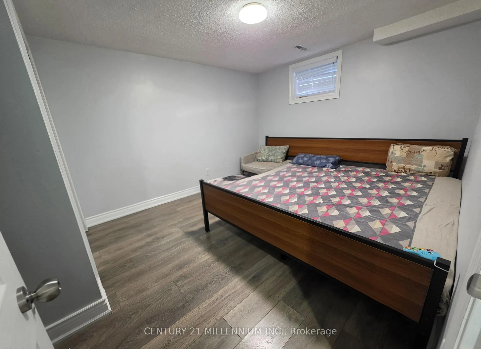 Photo 16 of 23 Malcolm Crescent, Brampton, Central Park — HOMEH