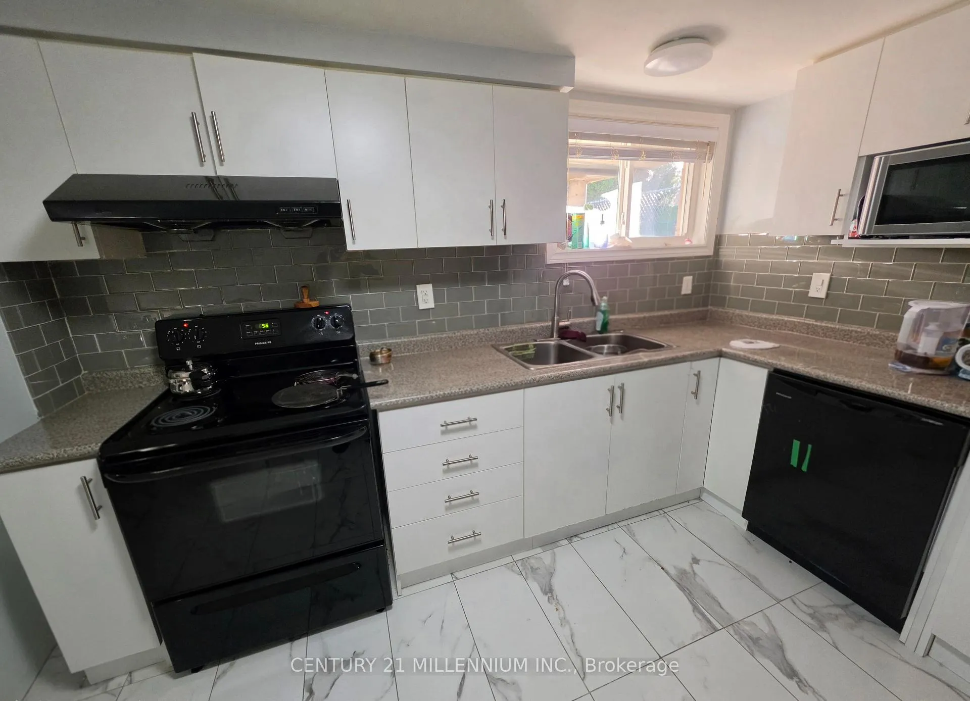 Photo 29 of 23 Malcolm Crescent, Brampton, Central Park — HOMEH