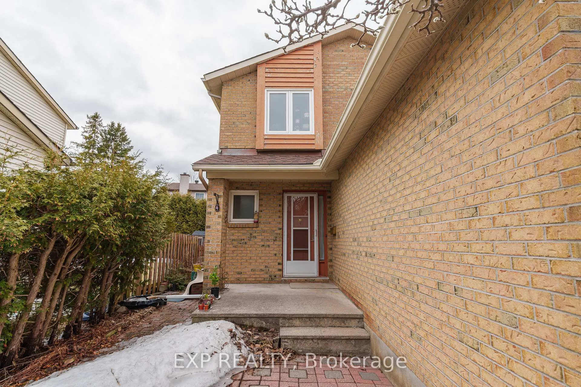 Photo 2 of 31 Coolspring Crescent, Ottawa, Borden Farm/Stewart Farm/Carleton Heights/Parkwood Hills — HOMEH