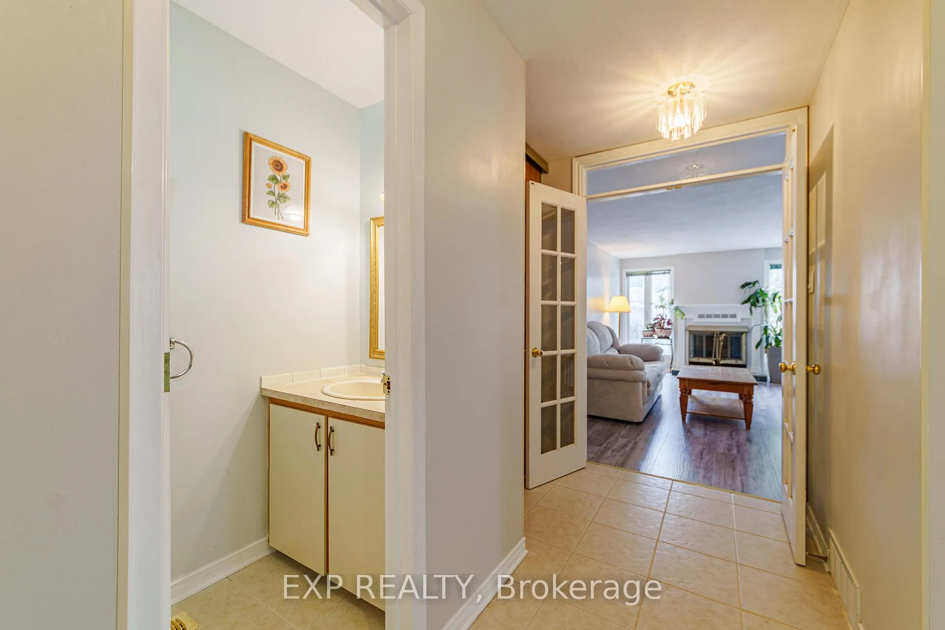 Photo 3 of 31 Coolspring Crescent, Ottawa, Borden Farm/Stewart Farm/Carleton Heights/Parkwood Hills — HOMEH