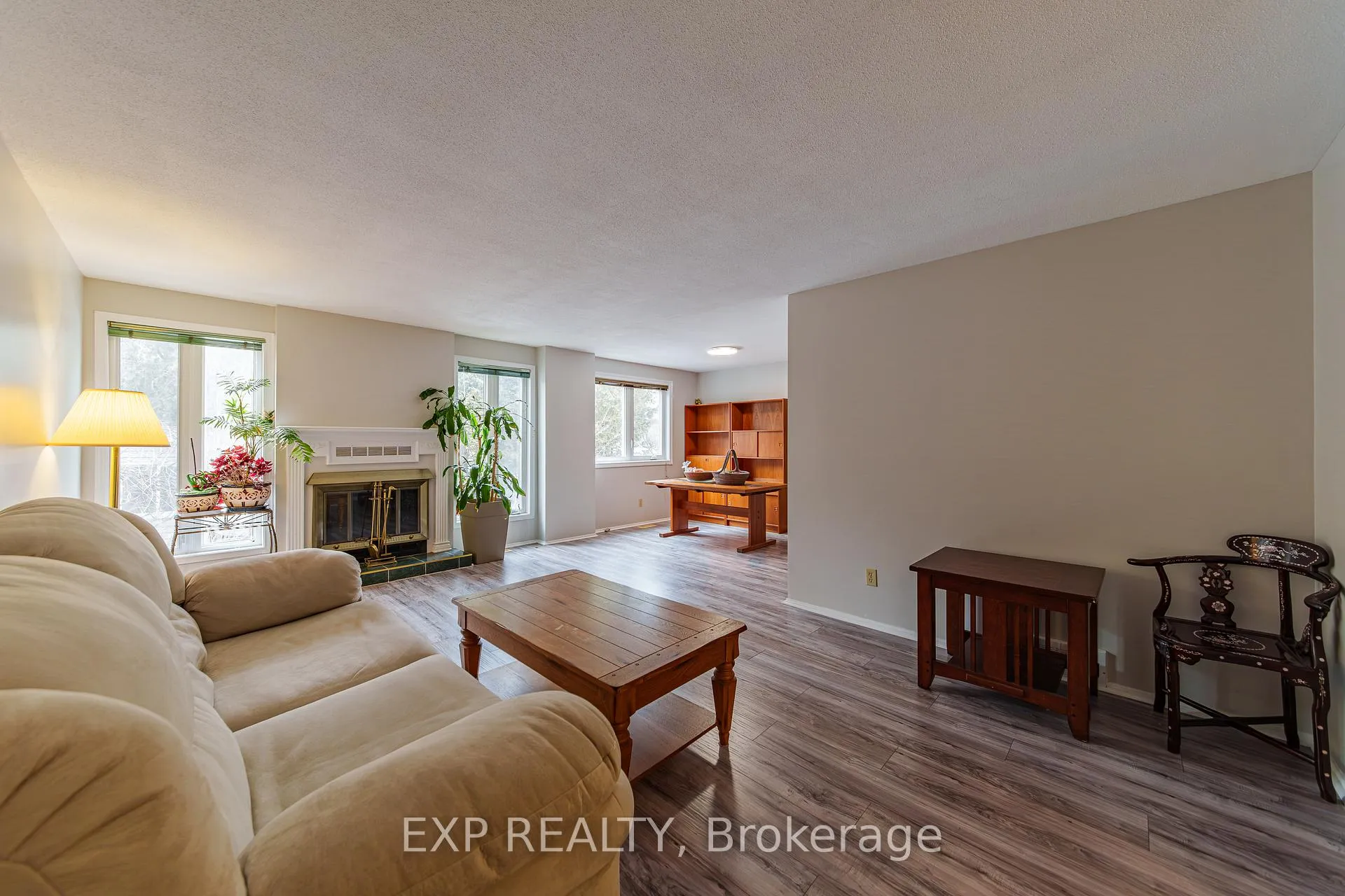 Photo 7 of 31 Coolspring Crescent, Ottawa, Borden Farm/Stewart Farm/Carleton Heights/Parkwood Hills — HOMEH